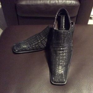 Very Fashionable Men's Gray Leather Shoes